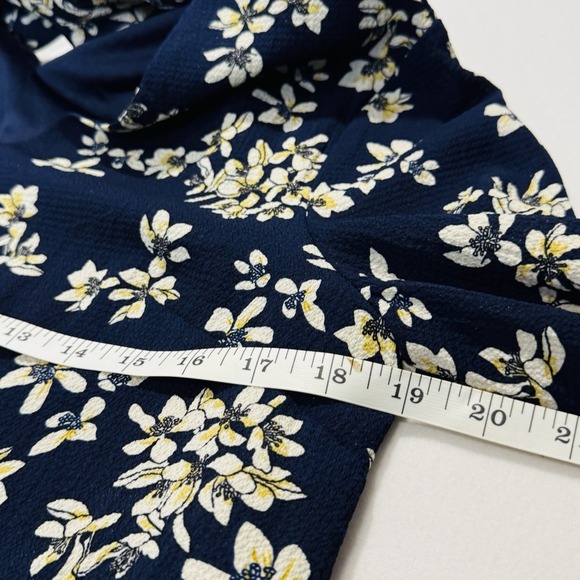 Entro‎ Women's Dress Sz M Floral Choker V Neck Bell Sleeve Blue - Picture 10 of 11